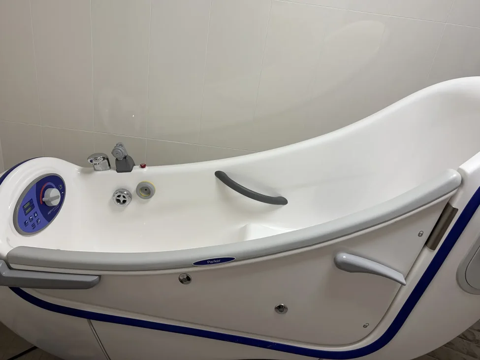 La balnéothérapie en baignoire pour Emeis Paris 17ème